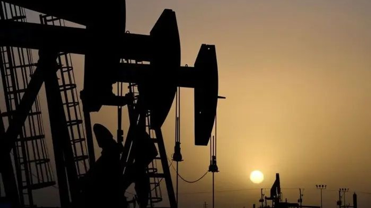 Oil surges as US-Iran tensions flare and Red Sea shipping route faces closure threat