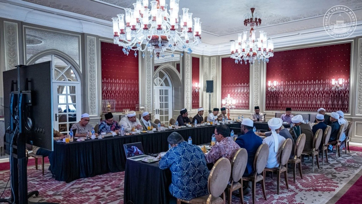 Anwar Emphasises Role of Religious Scholars in Shaping Government Policy