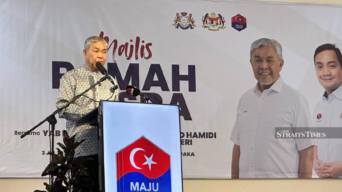 Zahid Calls for End to Past Attacks as BN Gears Up for Johor Campaign