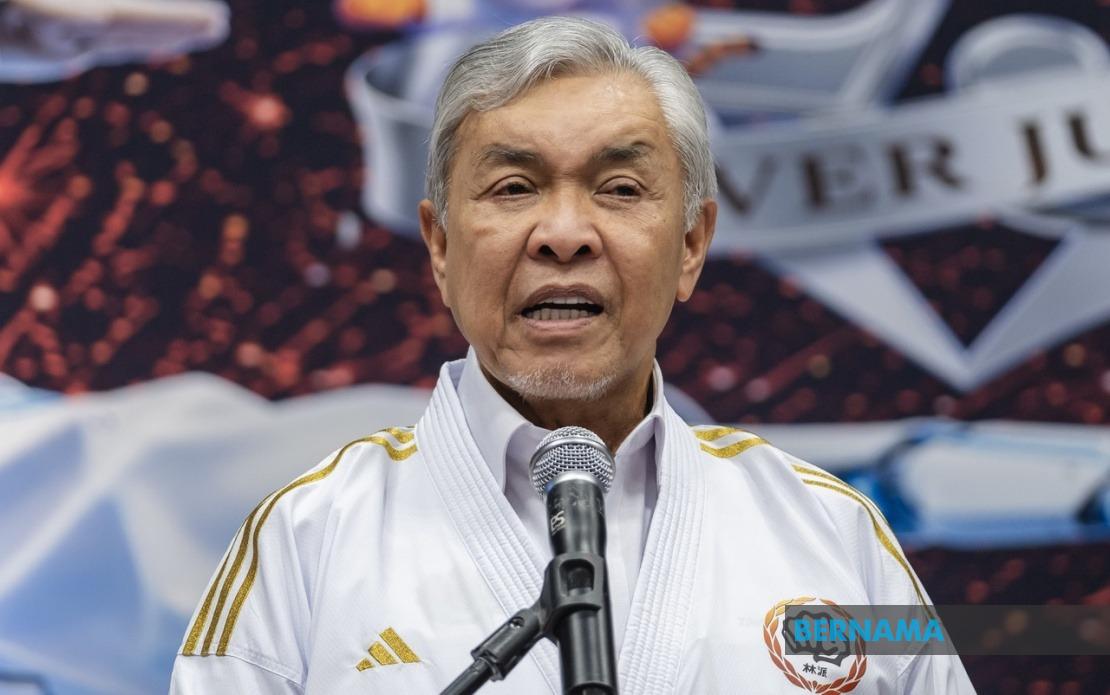 BN Takes Measured Approach as Pre-Election Defections Continue