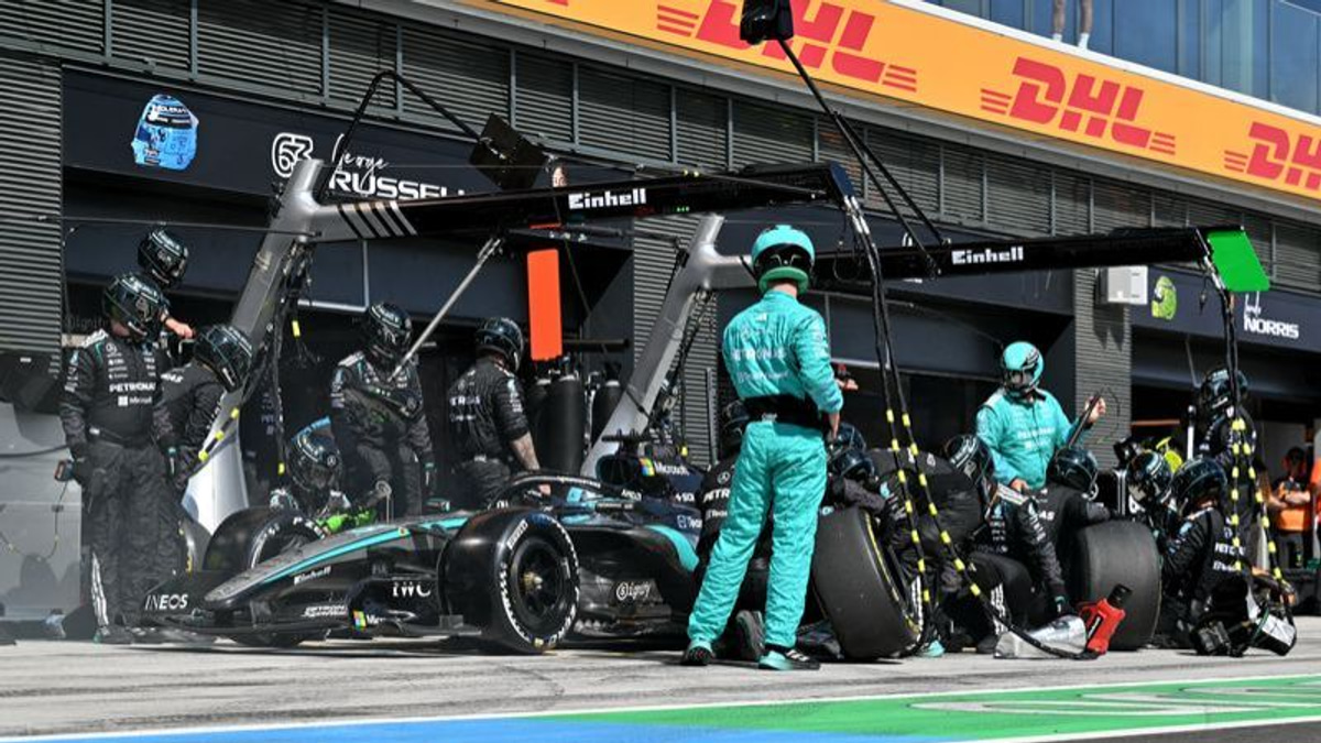 Hungarian GP heartbreak compounds Russell's miserable season as technical gremlins strike again