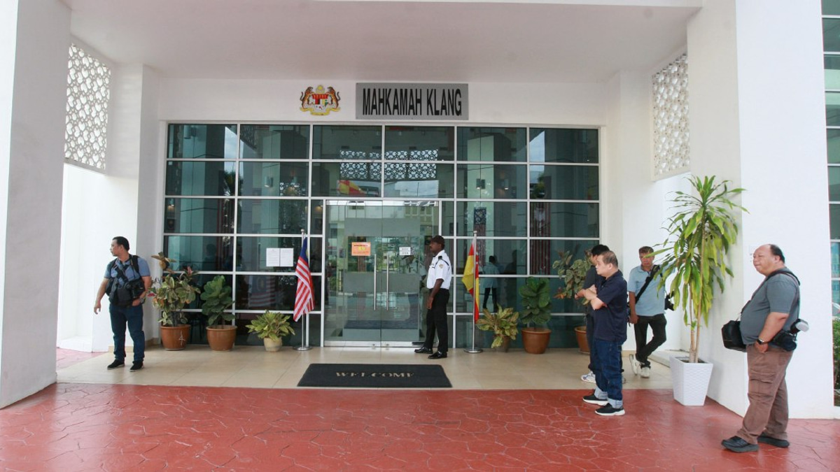 Calm scene at Klang court as 24-year-old faces charges in Rocky the dog death case