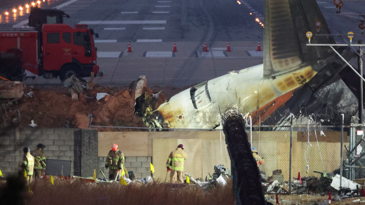 South Korean police raid airports authority and transport ministry over Jeju Air disaster investigation