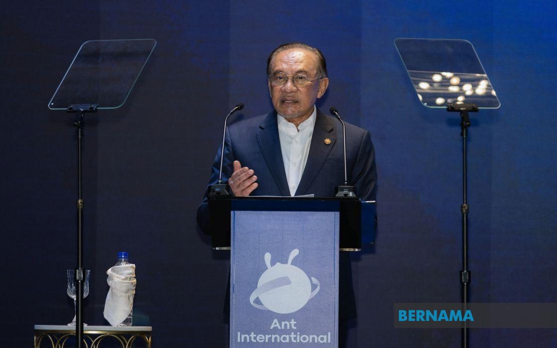 Malaysia Must Accelerate AI Workforce Readiness, Anwar Says