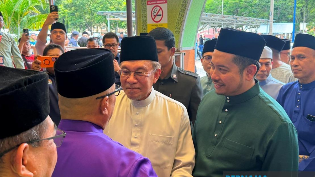 Azam Baki's NFCC Advisory Role Independent of MACC Leadership, PM Clarifies