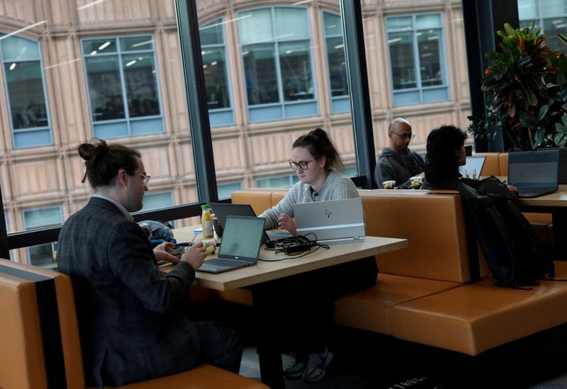 UK Economy Shows Tangible AI Dividend as Tech Sector Drives Growth