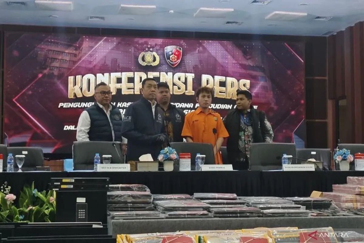 Chinese Fraud Kingpin Arrested at Jakarta Airport After Interpol Manhunt
