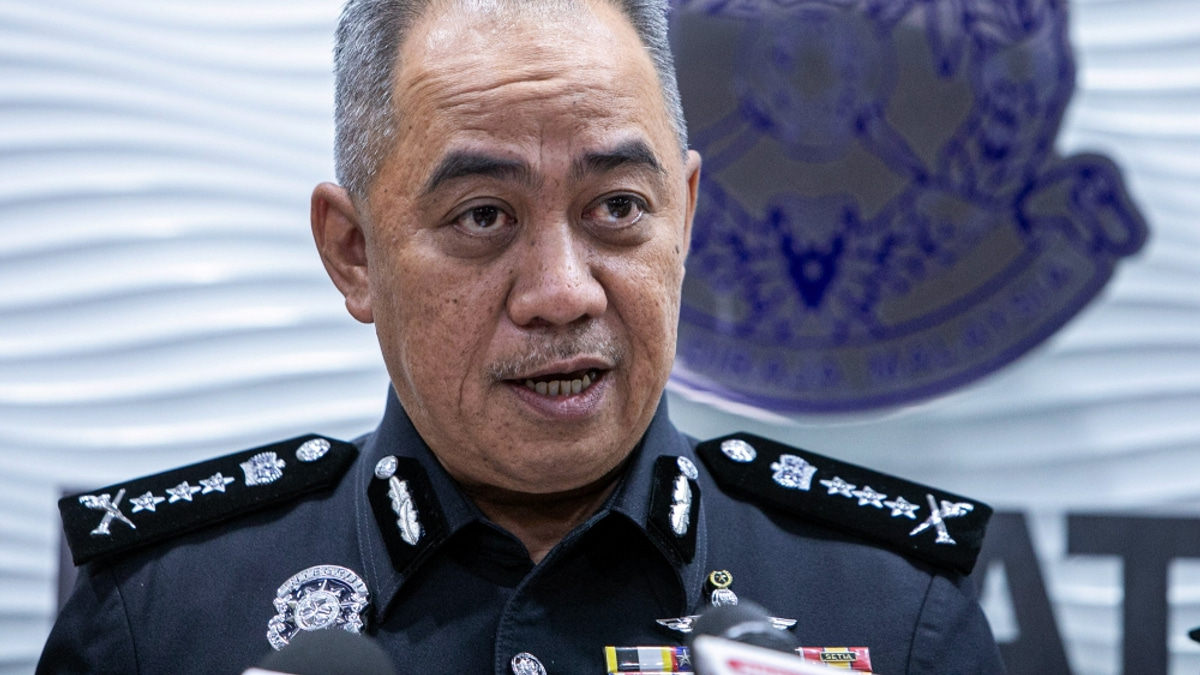 Perak Police Dismantle Love Scam Operations, Detain 12 Chinese Nationals in Ipoh