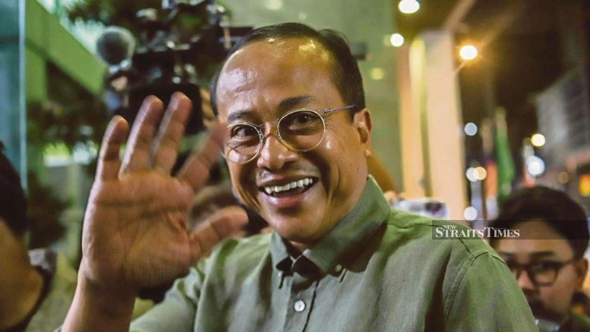 Hamzah Zainudin's Opposition Leader Status Lacks Official Parliamentary Recognition