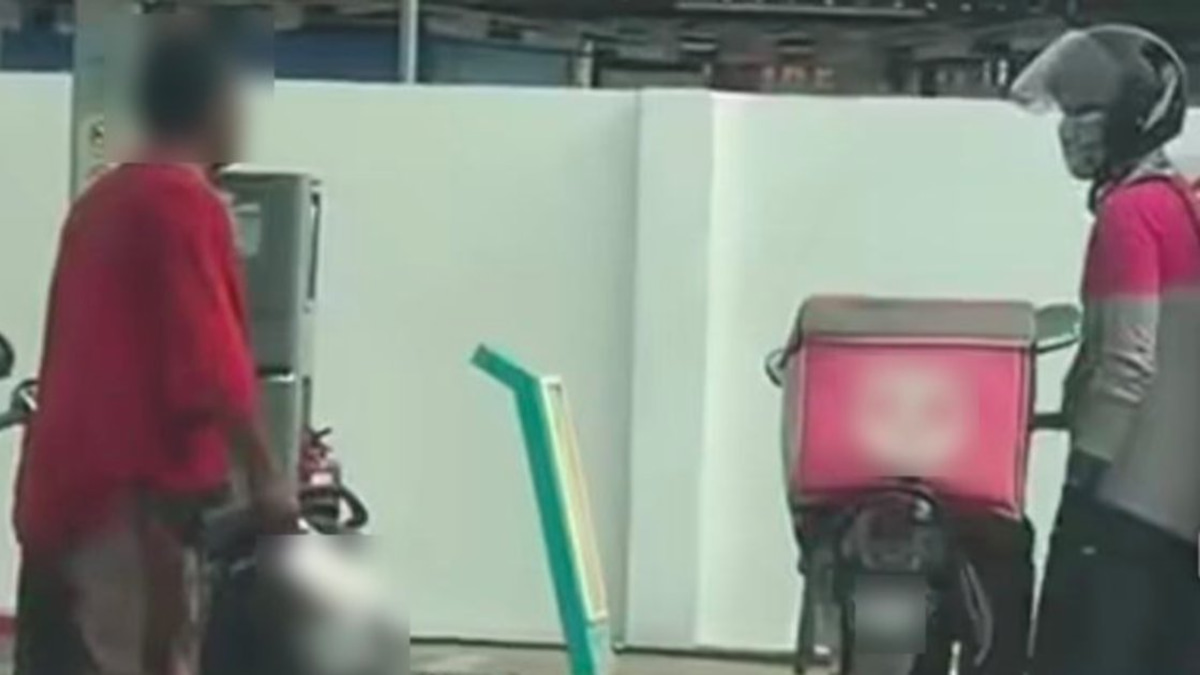 Man arrested for threatening petrol station worker with meat cleaver
