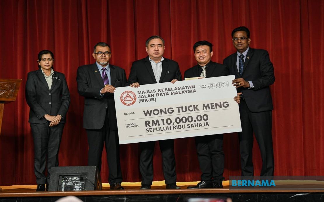 Lorry Driver Honoured for Heroic Action That Saved 21 Bus Passengers Near Menora Tunnel