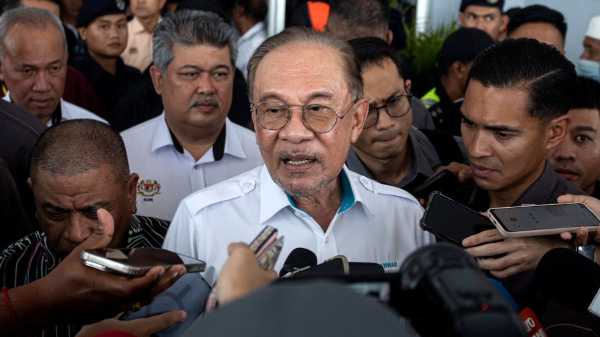 Anwar Stands Firm on KWAP Despite eFishery Investment Loss, Points to Overall Returns