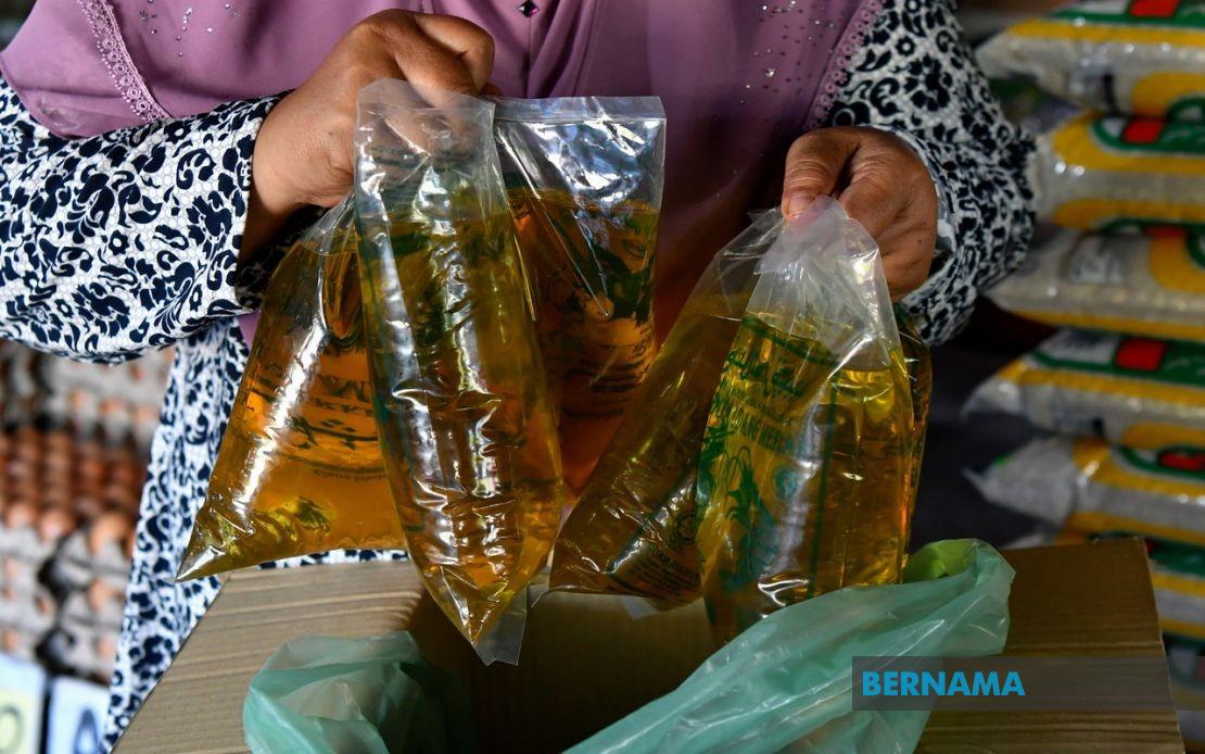 KPDN to Review PAC Findings on Cooking Oil Subsidies and Price Controls