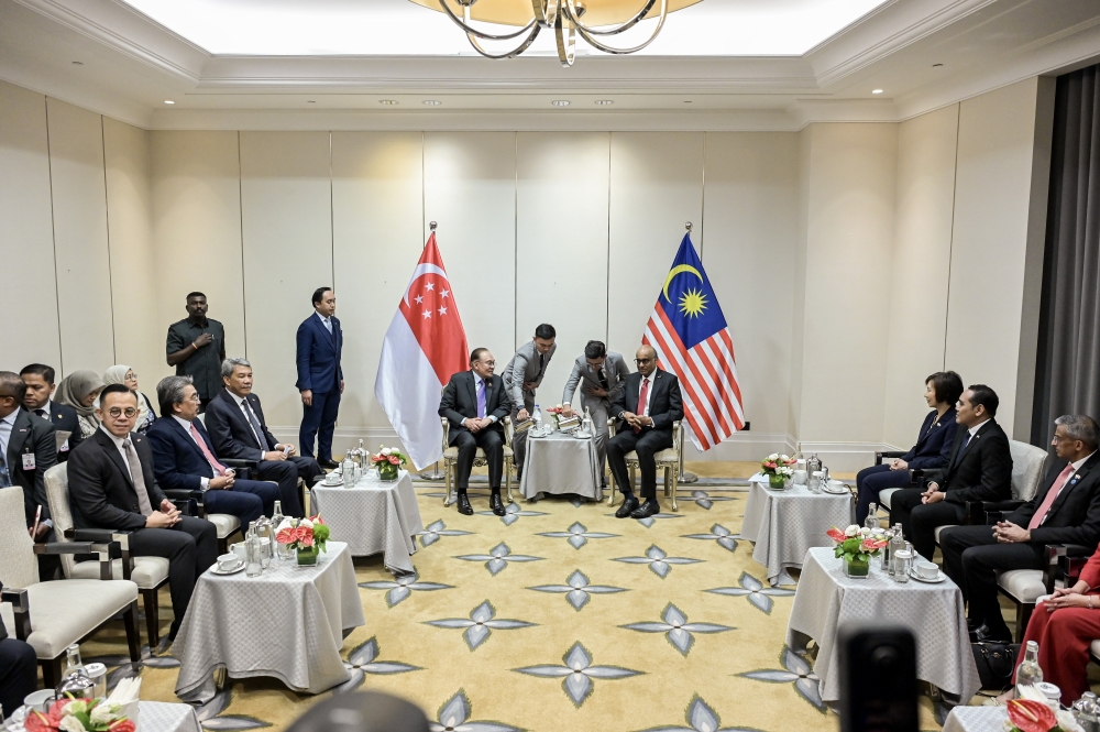 Singapore President Halimah Meets PM Anwar in Kuala Lumpur State Visit