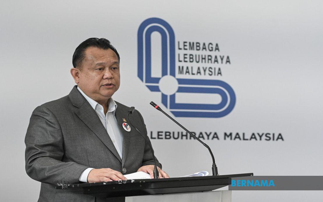 Government Invests RM25.2 Million in Solar LED Highway Lights to Combat Road Accidents