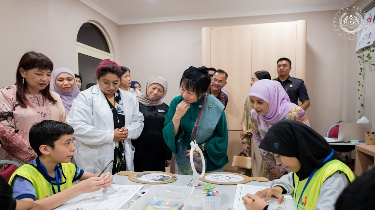 Queen Raja Zarith Sofiah and Singapore First Lady Visit Bangi Autism Centre During State Visit