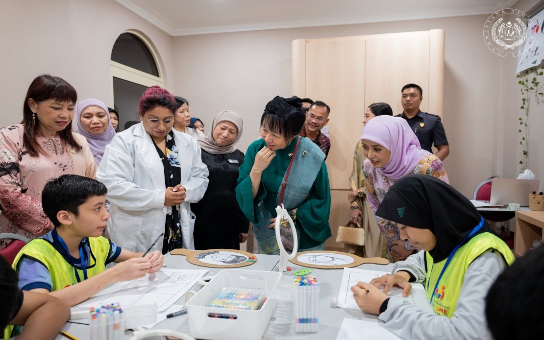 Queen Raja Zarith Sofiah and Singapore First Lady Visit Bangi Autism Centre During State Visit