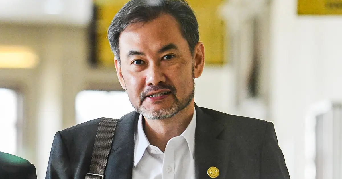 Former 1MDB Chief Denies Giving Jho Low Prime Minister-like Status
