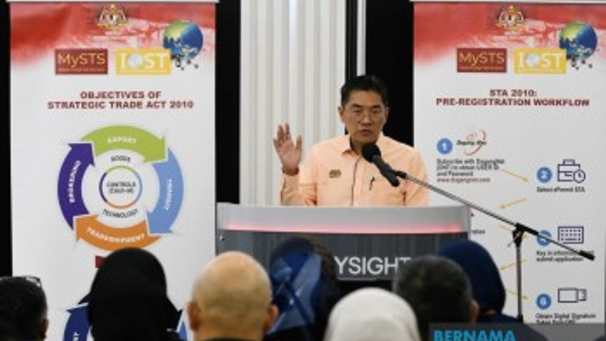 Malaysia Fortifies E&E Sector Position in Global Tech Supply Chain, MITI Affirms