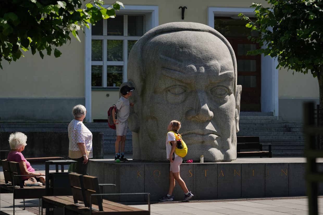 Estonia catalogs Soviet-era art to understand complex heritage beyond symbols of occupation