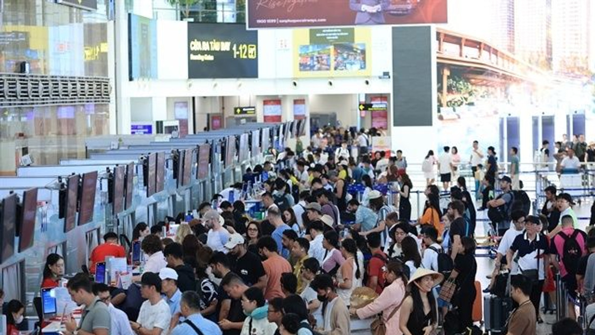 Vietnam mandates passenger compensation for flight delays under new decree