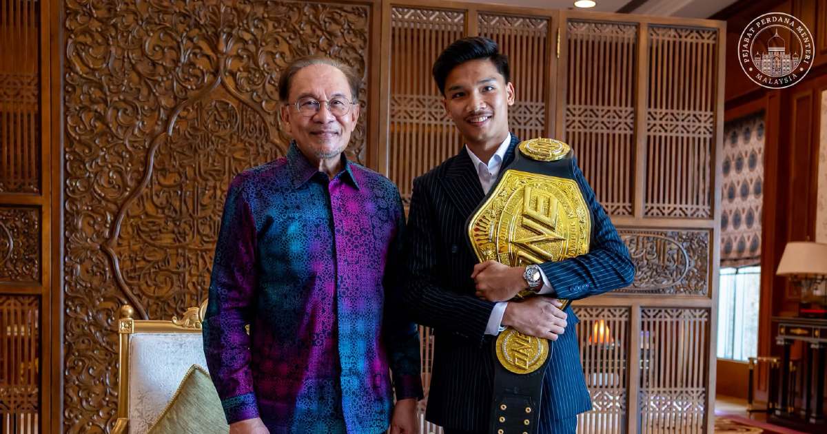 Anwar Ibrahim Hails Aliff Rakib's Historic ONE Muay Thai Championship Victory
