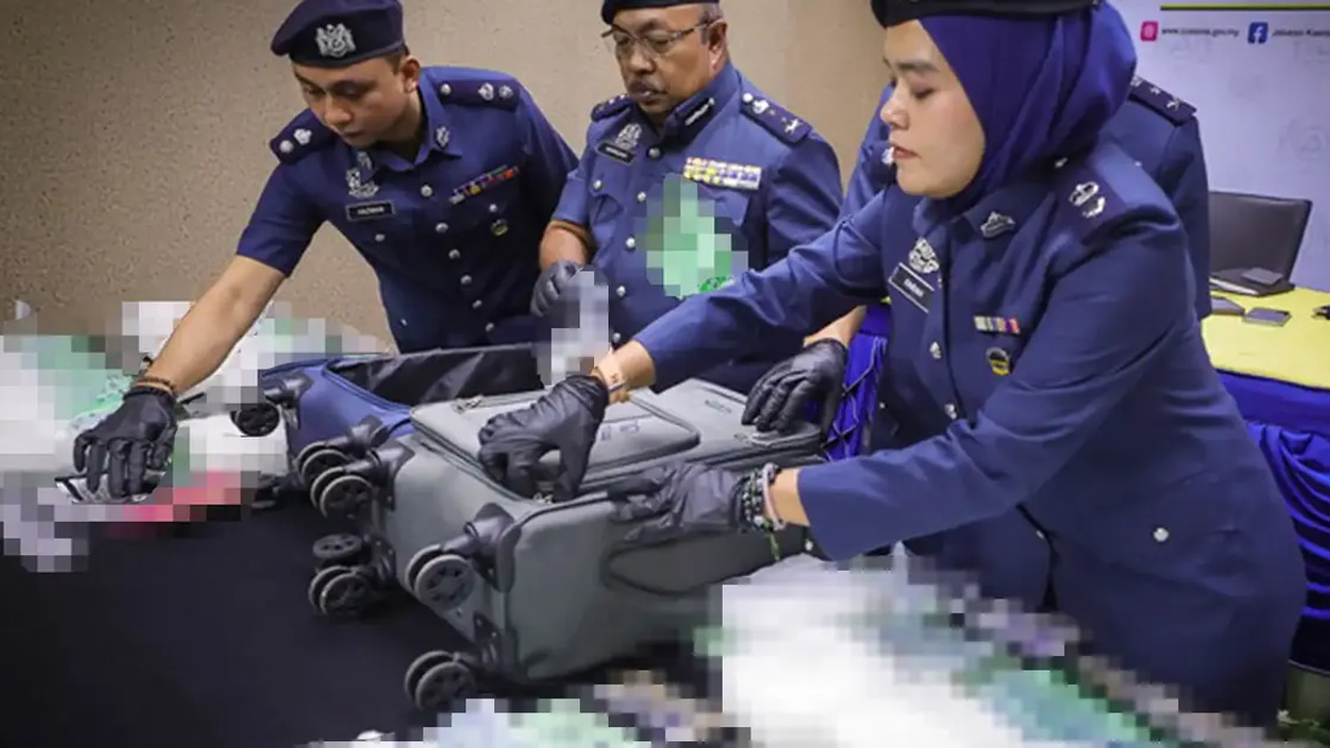 Two arrested at Kuching airport for attempting to smuggle RM1.32 million in drugs