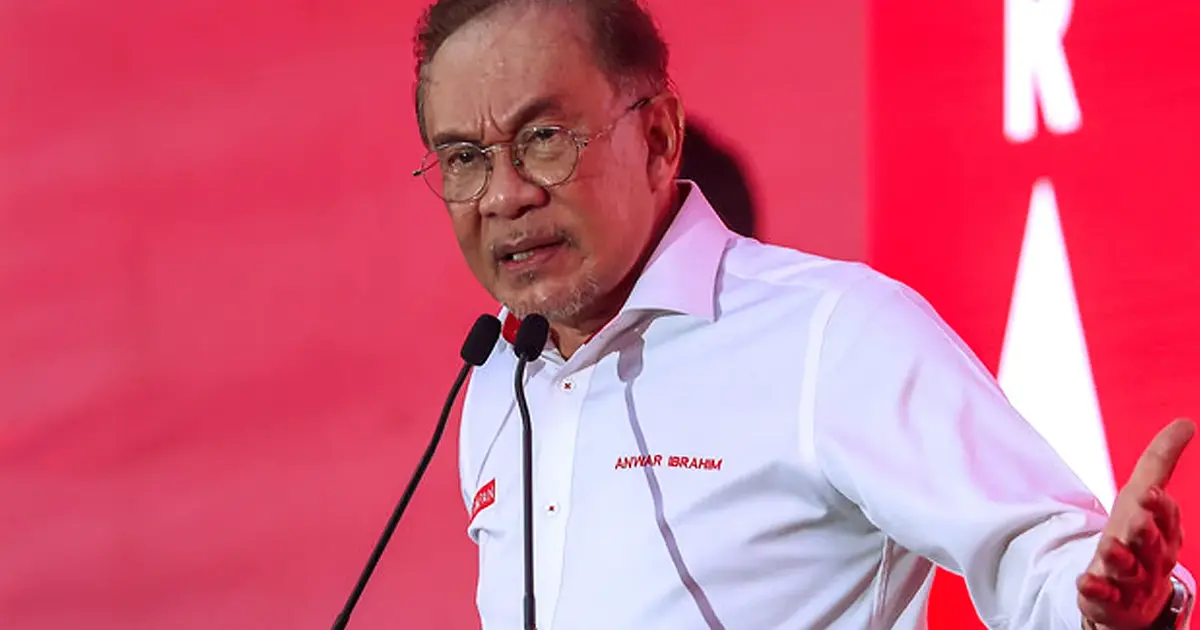Anwar stresses importance of maintaining strong ties with Malay rulers
