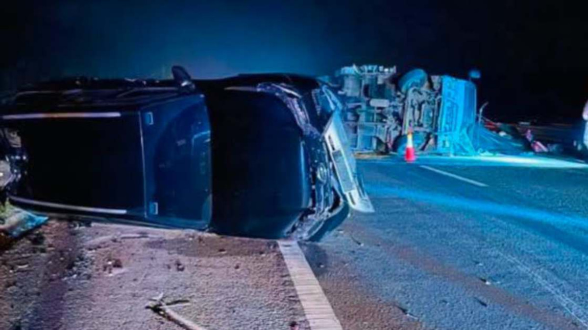 Deputy PM's Media Team Escapes Serious Harm in Multi-Vehicle Expressway Pileup