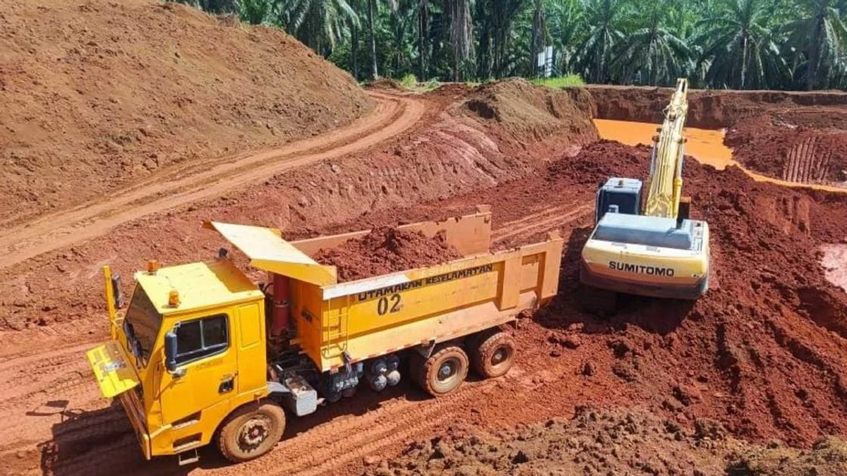 Nine detained as authorities dismantle illegal bauxite operation in Kuantan, seize RM3.8 million in assets