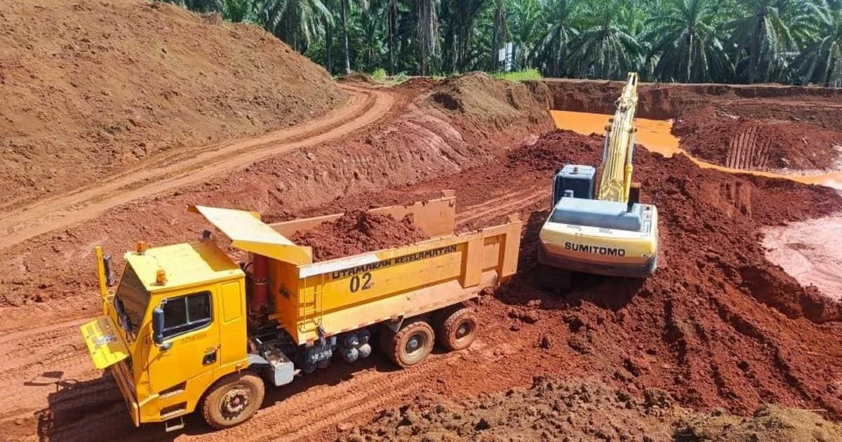 Nine detained as authorities dismantle illegal bauxite operation in Kuantan, seize RM3.8 million in assets
