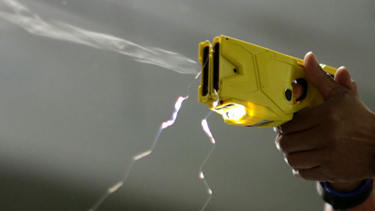 Singapore man arrested after brandishing saw and resisting police intervention