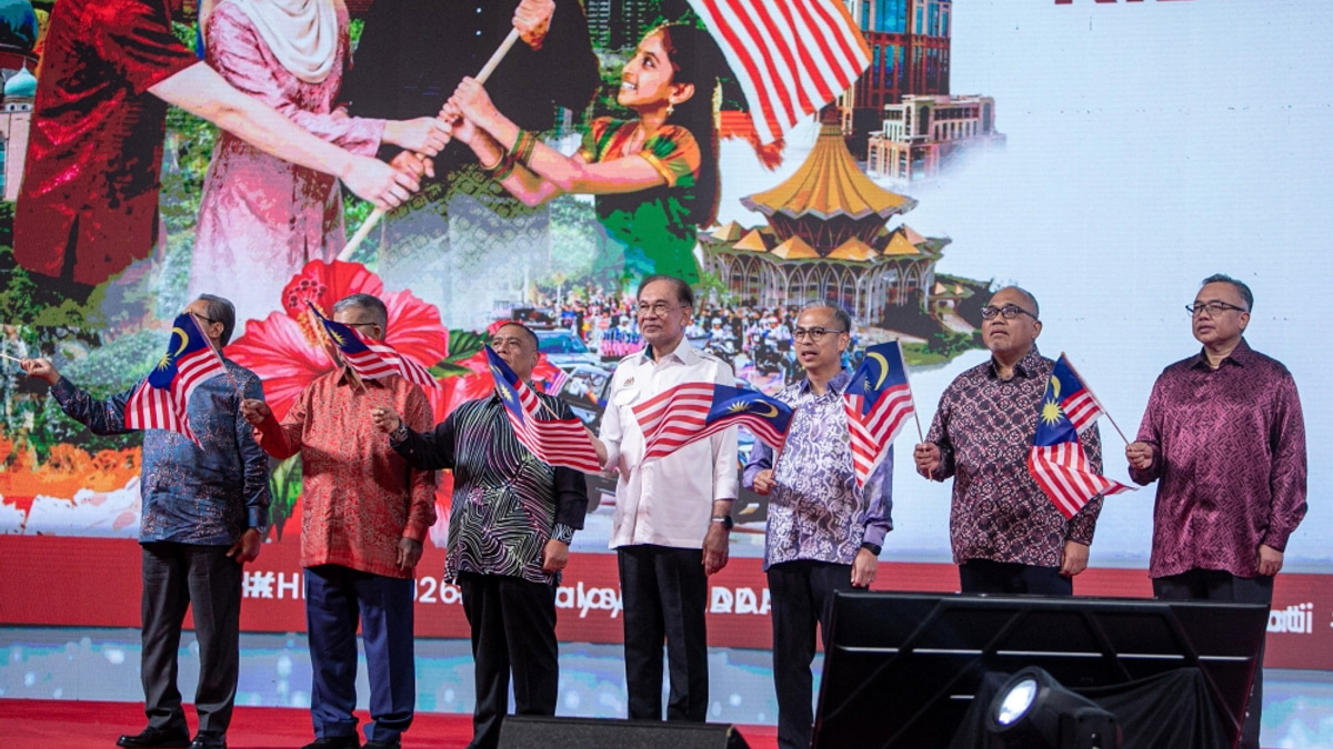 Anwar Calls on Malaysian Youth to Honour Independence Legacy as Nation Marks Historic Struggle