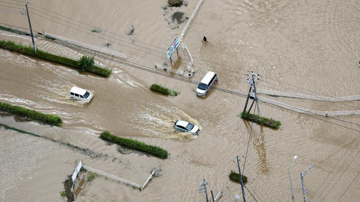 Record Rainfall in Japan's Chiba Prefecture Claims Eight Lives