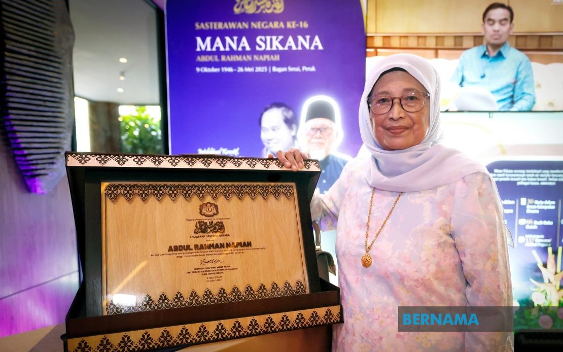 Mana Sikana Posthumously Honoured as 16th National Laureate