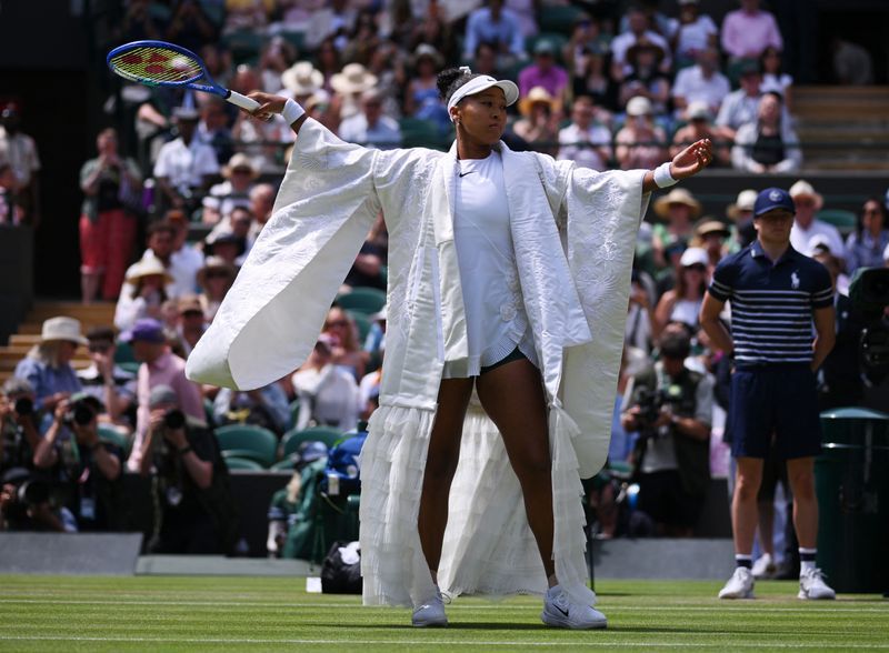Osaka Combines Style and Substance to Advance at Wimbledon