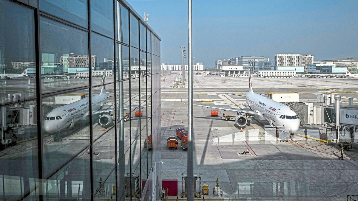 China's Big Three Airlines Grapple with Seventh Year of Losses as Fuel Costs Soar
