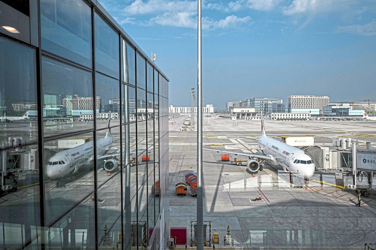 China's Big Three Airlines Grapple with Seventh Year of Losses as Fuel Costs Soar