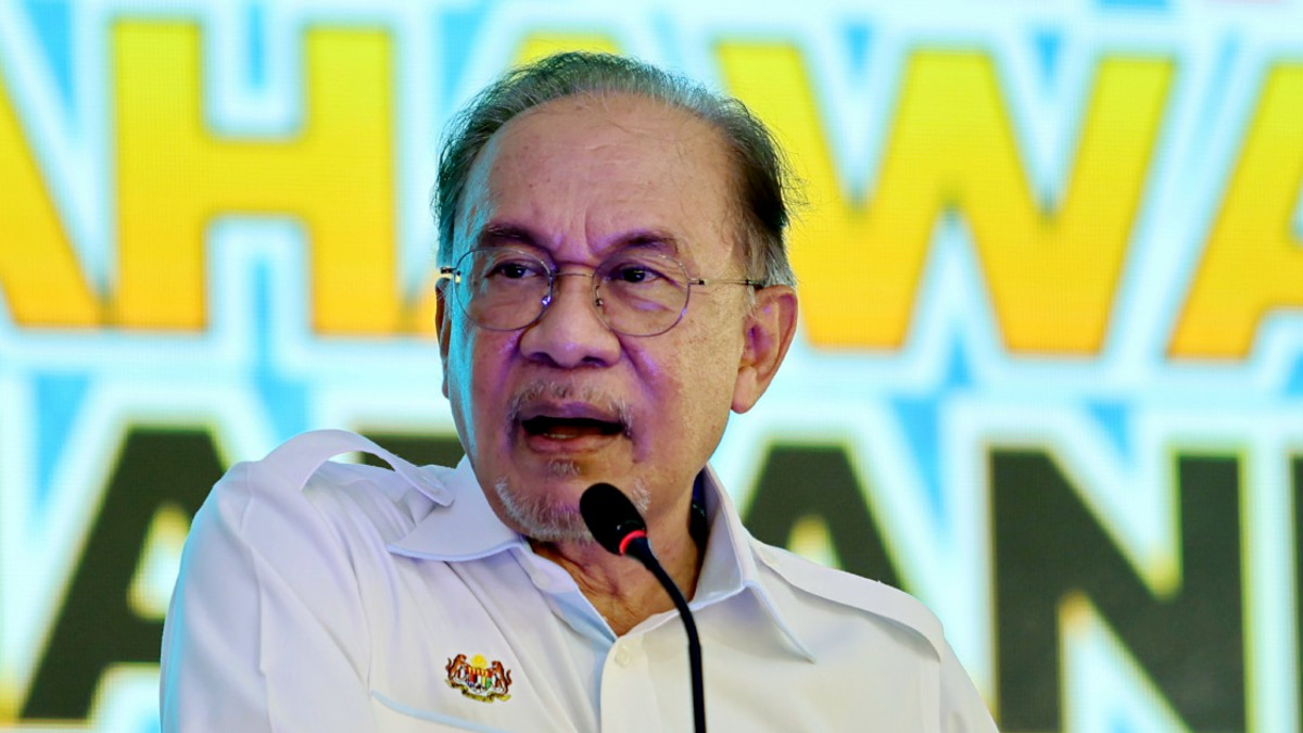 Anwar Makes Final Election Appeal via TikTok as Negri Sembilan Campaign Closes