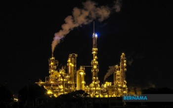Malaysia Needs Measured Approach to Building Oil Reserves, Economist Warns