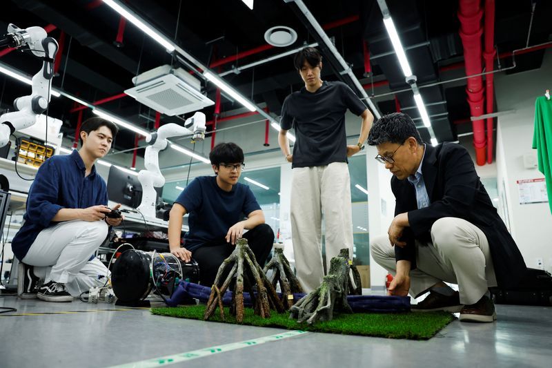 South Korean and US researchers develop robotic clothing that dresses itself without hands