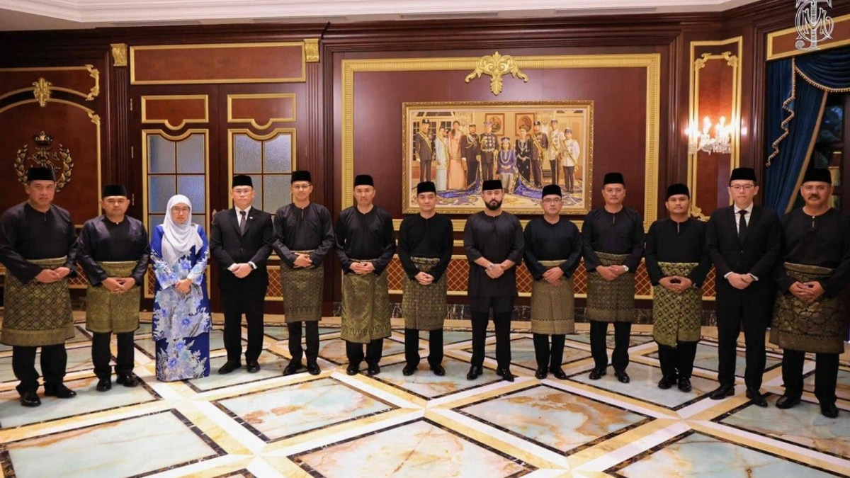 10 Johor Assemblymen Sworn In As State Exco Members Following BN Election Victory