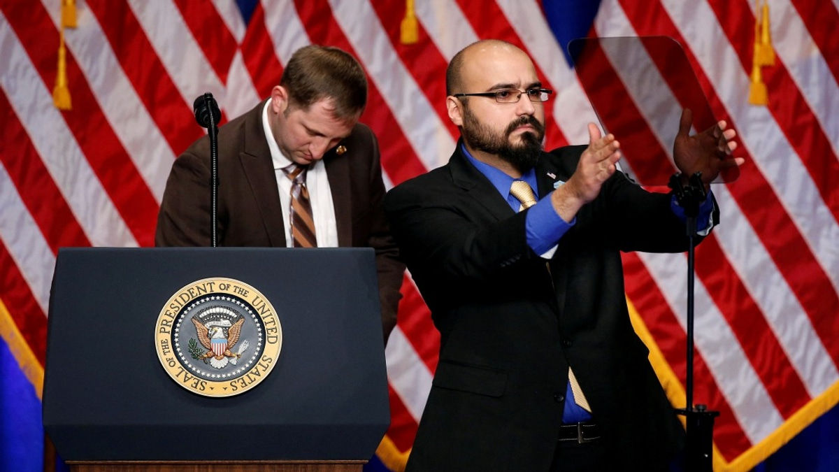 Trump's Teleprompter Operator Suspended Over Alleged Speech-Betting Scheme