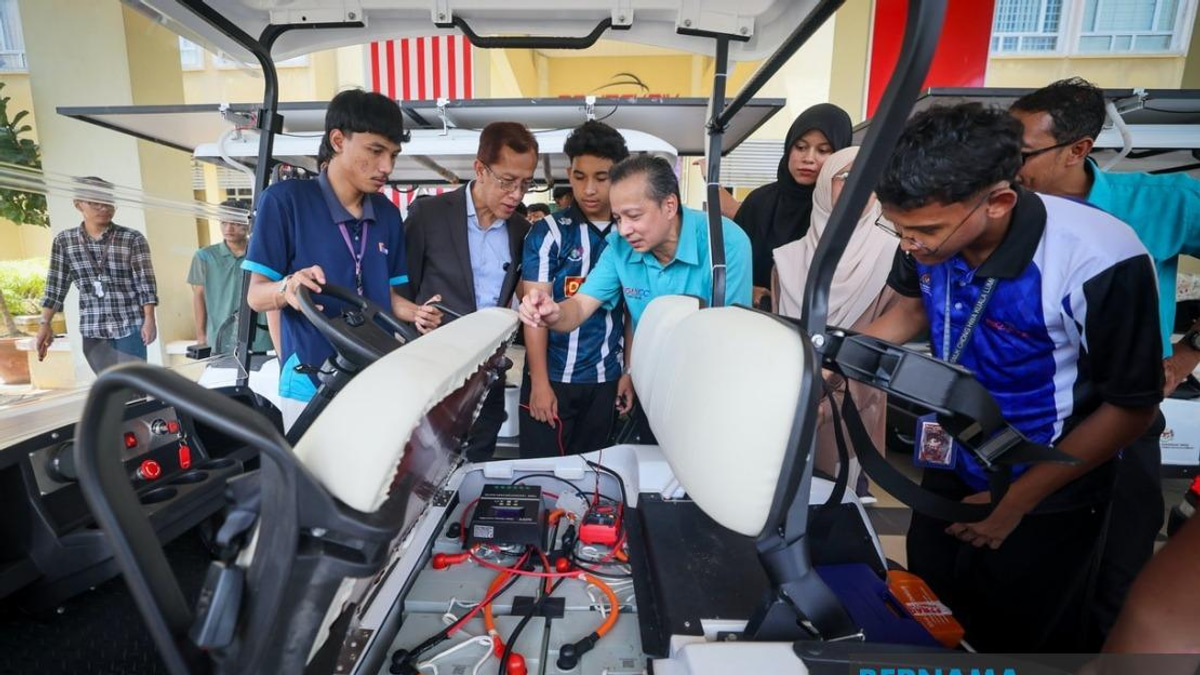Kelantan Polytechnic Builds Region's First Solar-powered Buggy Cars