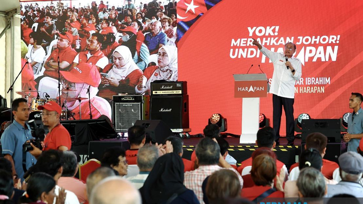 Anwar Urges Campaign Focus Away from Najib's Imprisonment in Johor Election