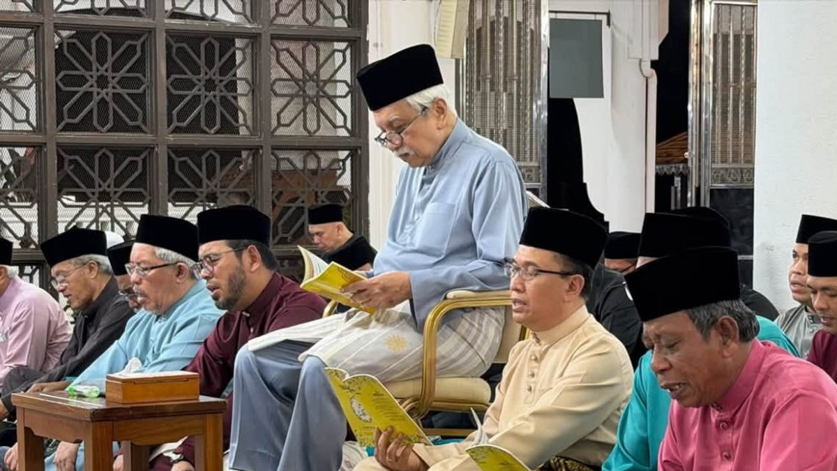 Tuanku Muhriz Leads Spiritual Gathering in Kuala Pilah
