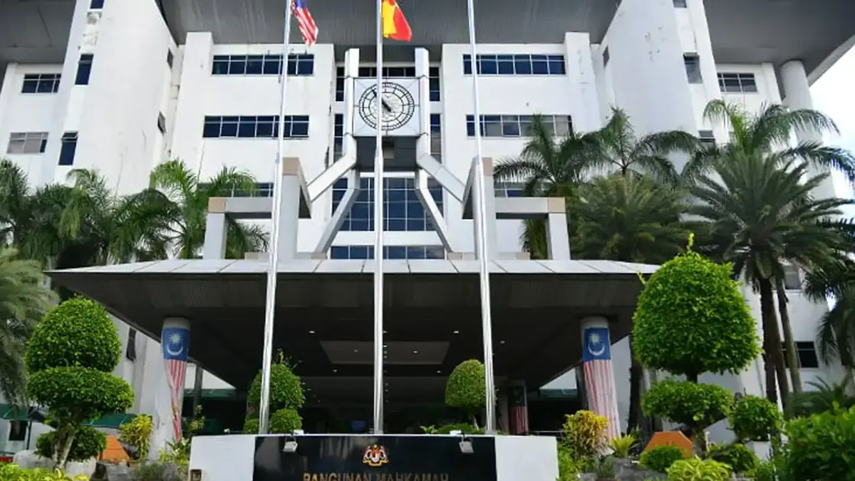 Customs Officer Denies Corruption Allegations in Cash-for-Closure Probe