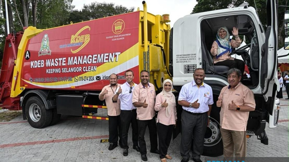 KDEBWM Rolls Out 33 New Waste Collection Trucks for Hulu Selangor